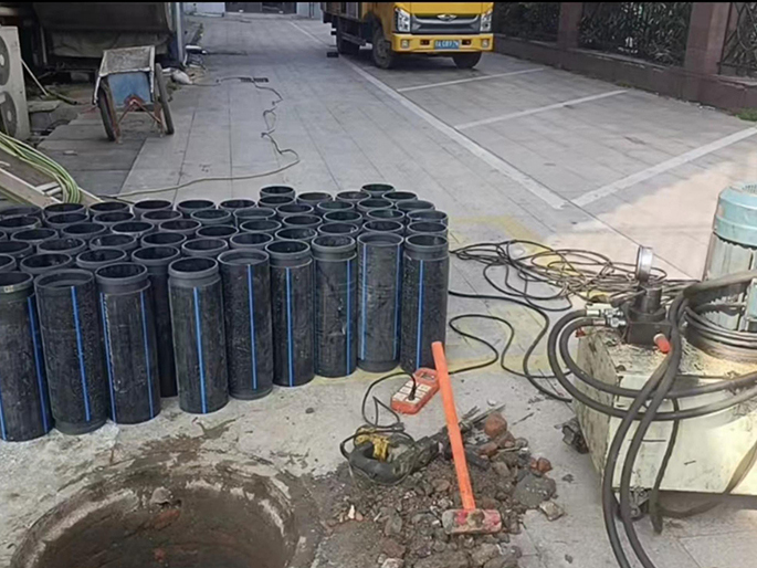 库尔勒PE置换管厂家 DN315置换管 非开挖管短管置换